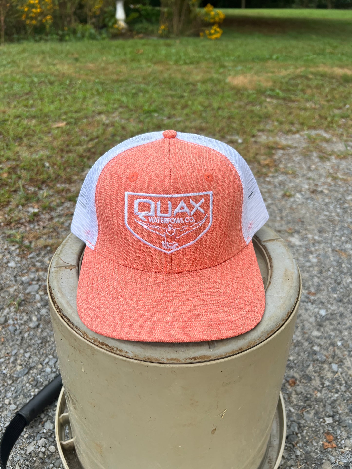 Women’s salmon stitched hat